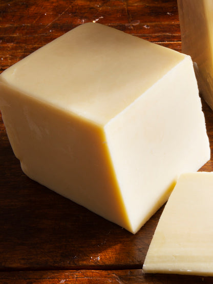 Cheddar Cheese 1 Year Aged White Half Loaf