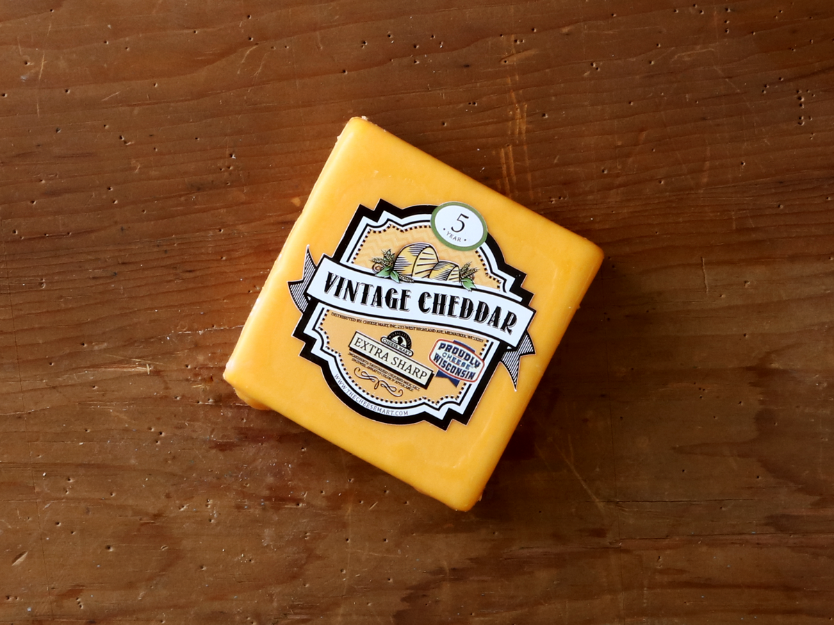 5 Year Aged Cheddar – Wisconsin Cheese Mart